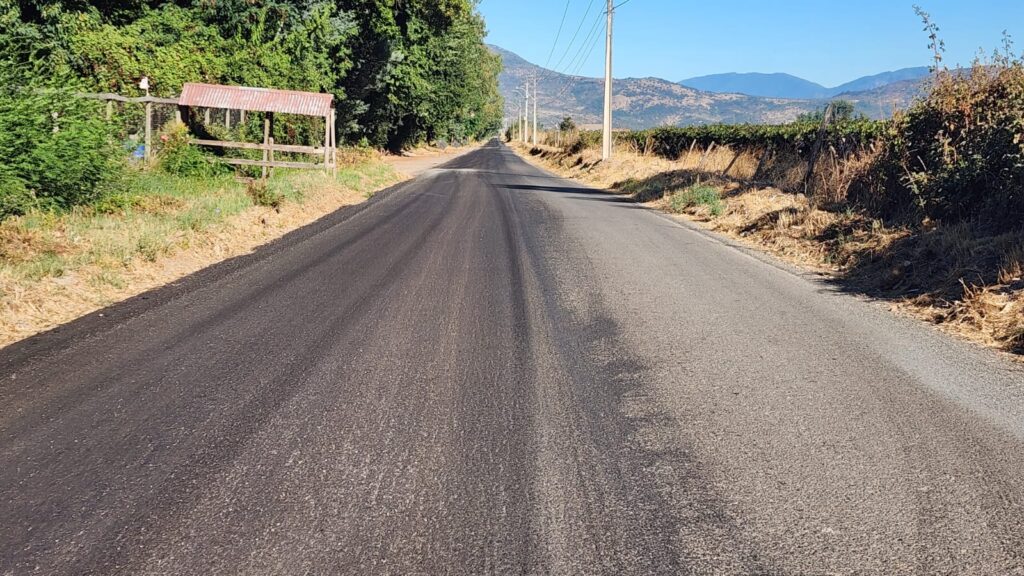 Imagen de apoyo: En caminos o vías rurales debes estacionar:
